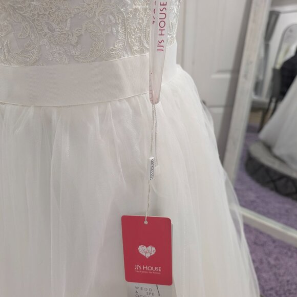 JJ's House Size 10 A-Line Wedding Dress - Picture 4 of 6